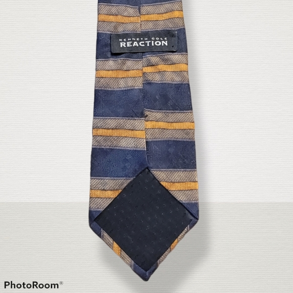 Kenneth Cole Reaction tie - Picture 2 of 3